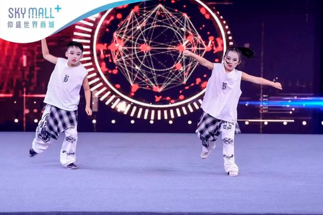 大赛暨“舞力全开”健身舞蹈赛圆满收官AG真人app2025上海市健身排舞(图9)