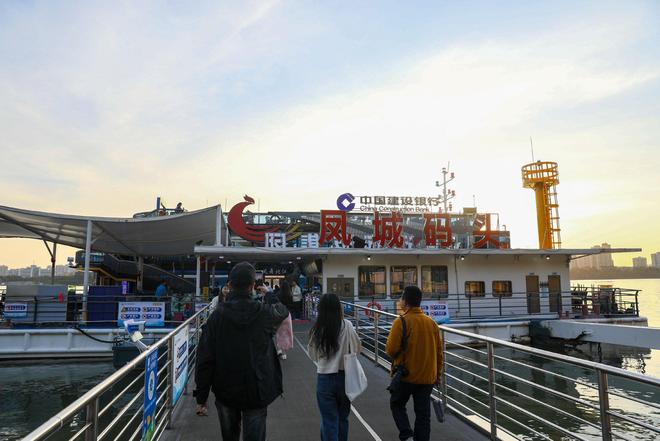 村更美 老街更亮 城市更热AG真人旗舰厅