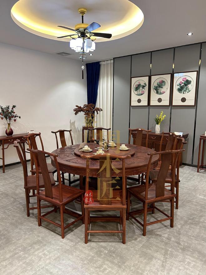 木匠:红木餐桌口碑之选AG真人旗舰厅盛世周(图3) 木匠:红木餐桌口碑之选AG真人旗舰厅盛世周(图3)